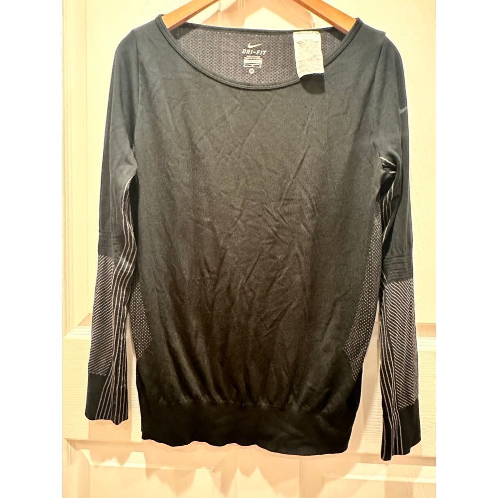 Nike Dri-Fit‎ Long Sleeve Women's Shirt Medium